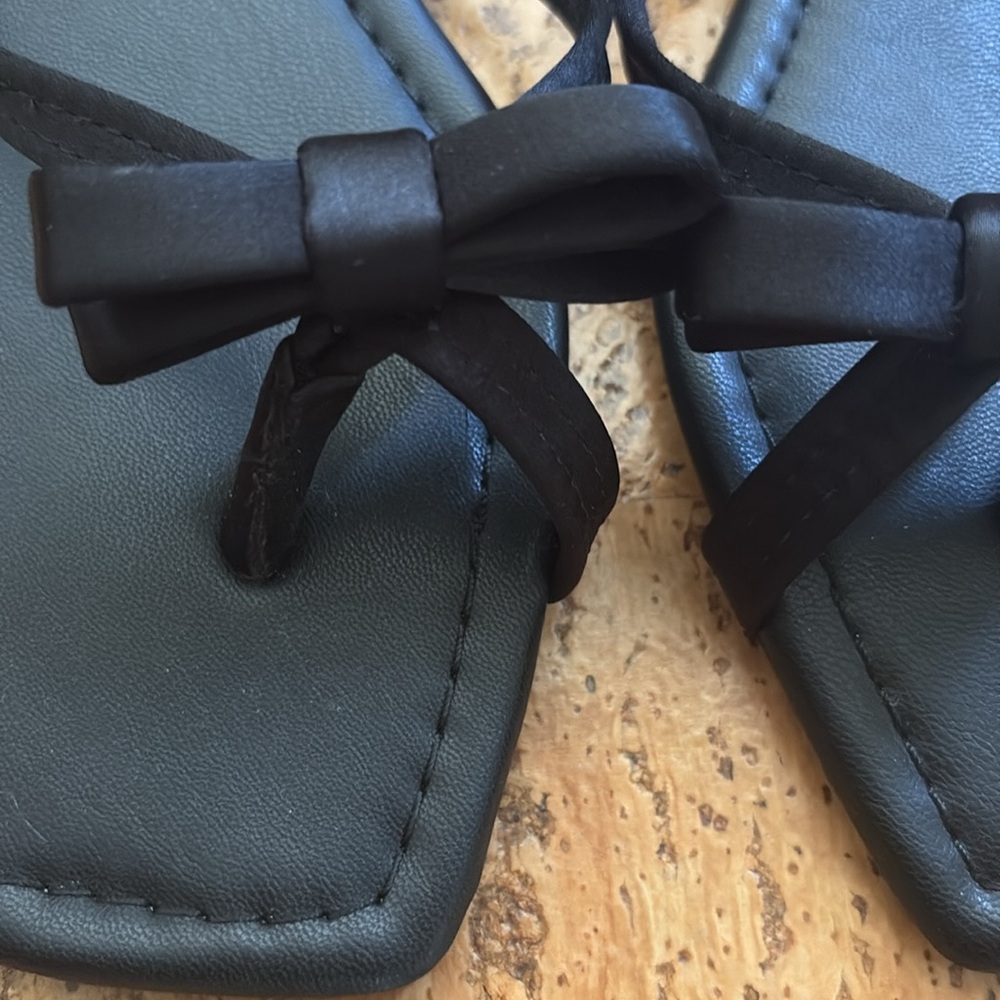 So satin black bow sandals - Picture 2 of 4